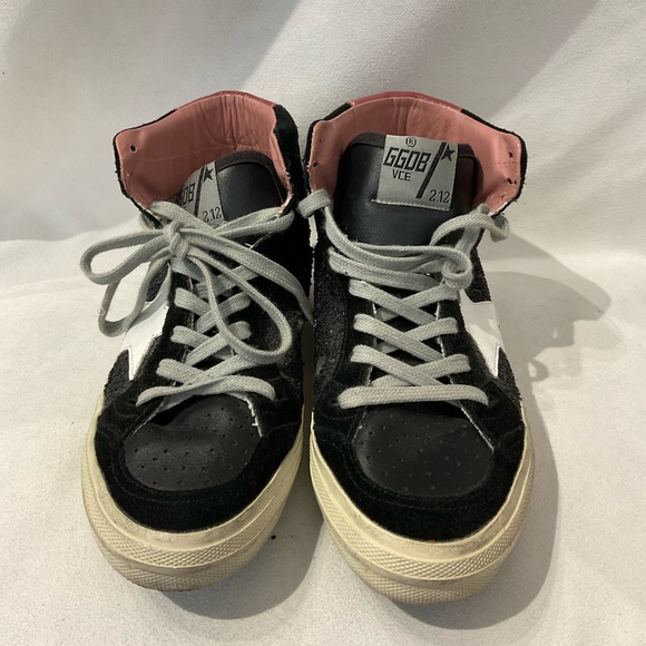 Golden Goose Sneakers - Picture 2 of 6